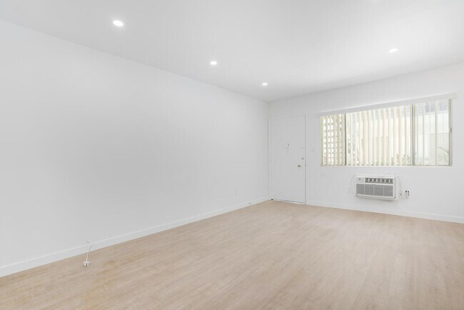 Foto del edificio - 323 E Chestnut St