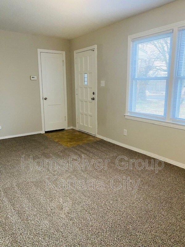 Building Photo - 2223 S Hall Rd