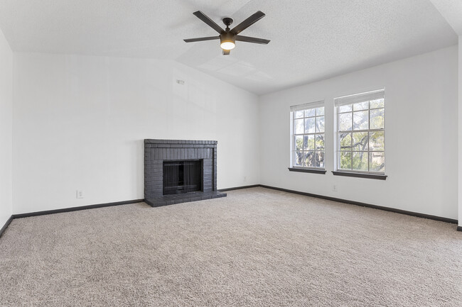Building Photo - Tradewinds