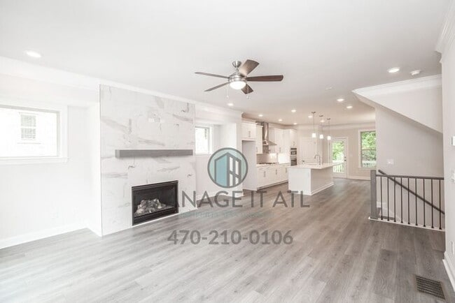 Building Photo - Elegant 4 Bedroom Townhome in Chamblee clo...