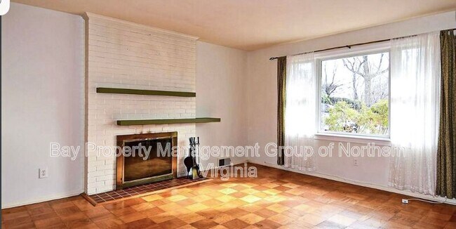 Foto del edificio - 6534 JAY MILLER DR