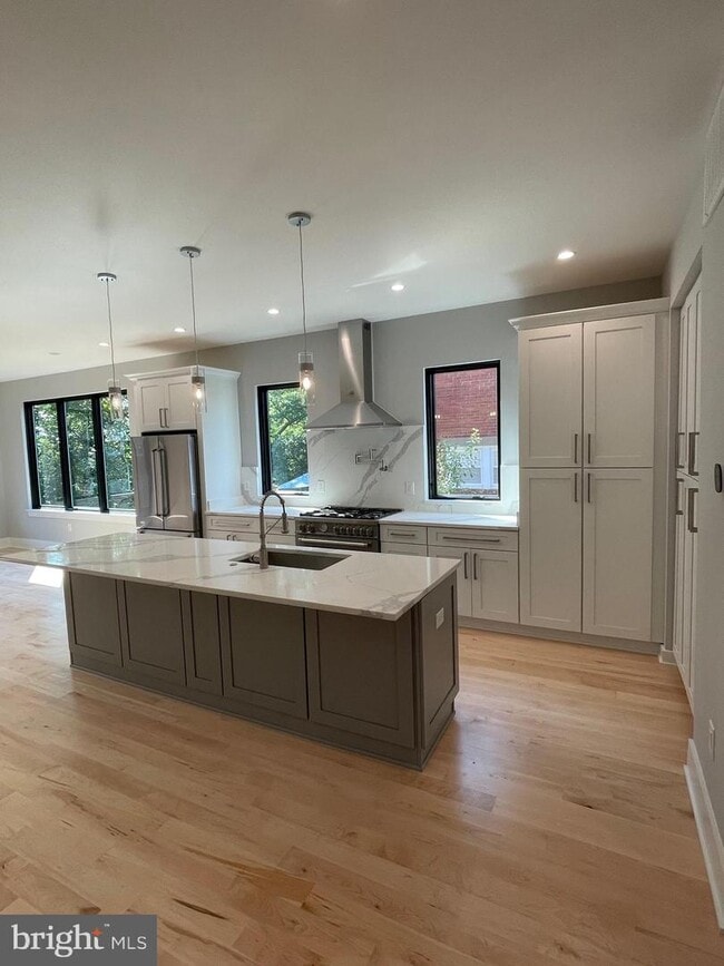 Foto del edificio - 863 N Burlington St