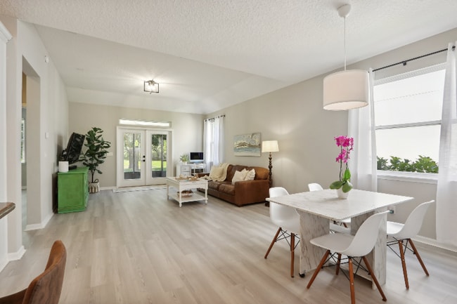 Foto del edificio - 100 Princess Dr