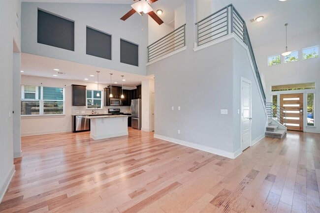 Building Photo - 2205 Capulet St