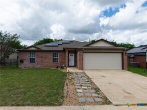 Building Photo - 2607 Thoroughbred Dr