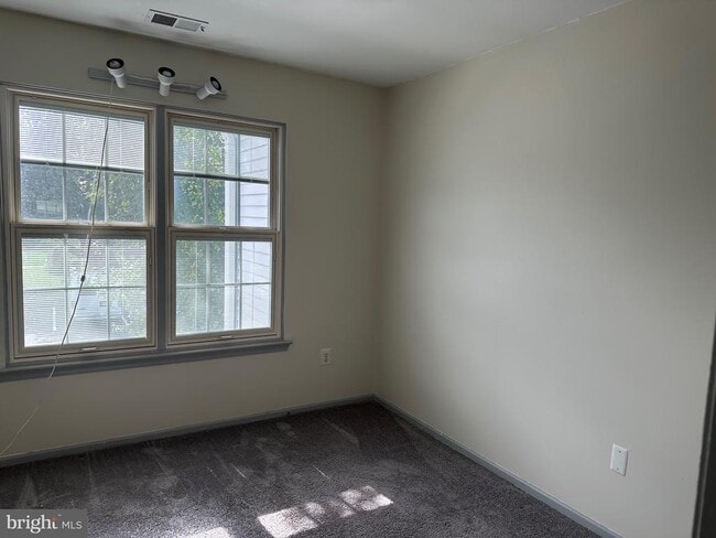 Building Photo - 128 Andover Pl