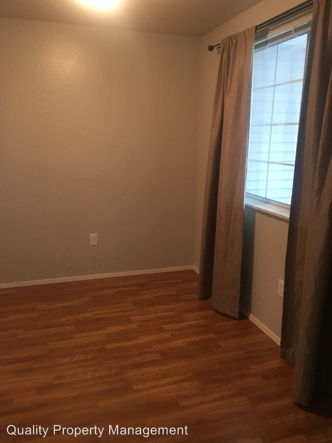 Foto del edificio - 2101 Poplar Dr