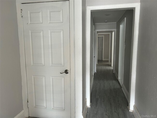 Building Photo - 404 NY-52