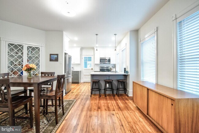 Foto del edificio - 1032 Rees Ave