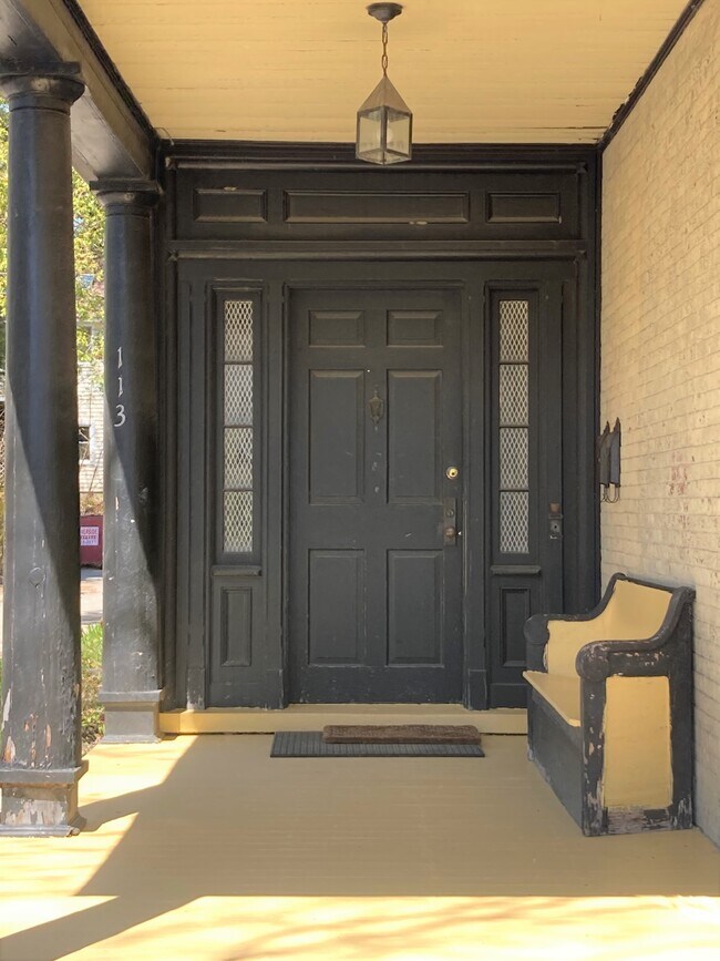 Building Photo - 113 Winthrop St