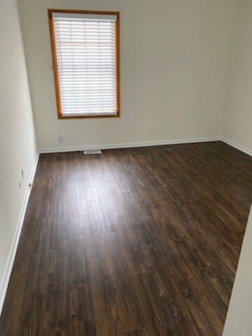 Building Photo - 922 Clark Dr