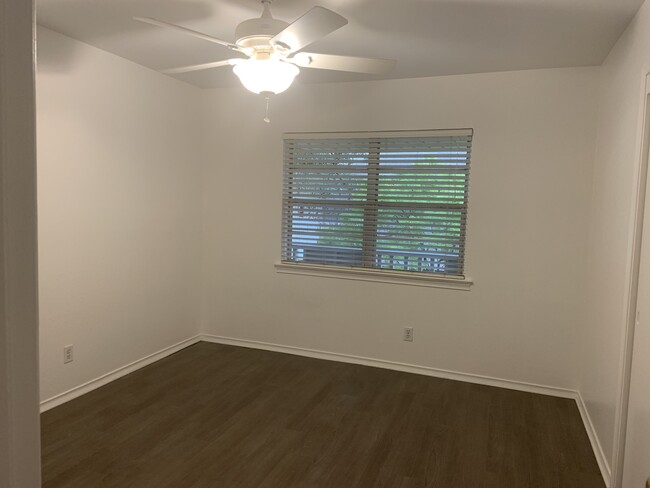 Bedroom - 4700 Abbott Ave