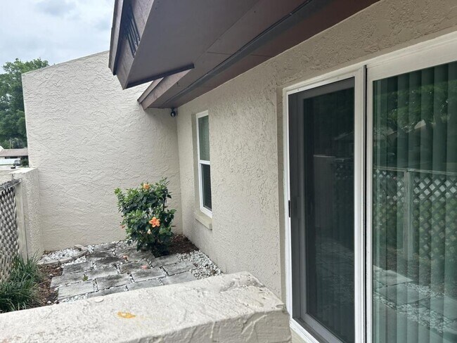 Building Photo - 7707 Willow Park Dr
