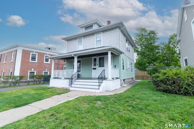 Building Photo - 271 Brown St