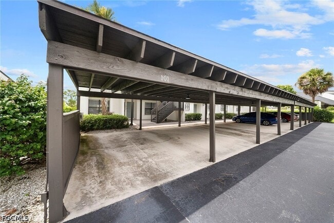 Building Photo - 16472 Timberlakes Dr