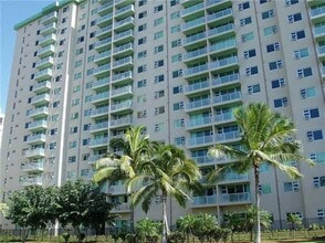 Building Photo - 3009 Ala Makahala Pl