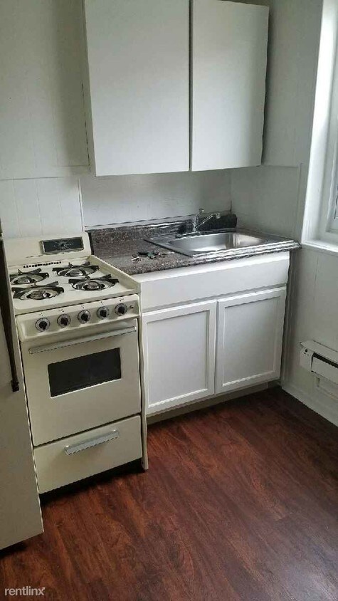 Primary Photo - 933 W Liberty St