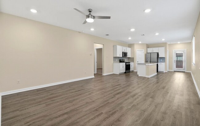 Building Photo - 220 Fairfax Ave