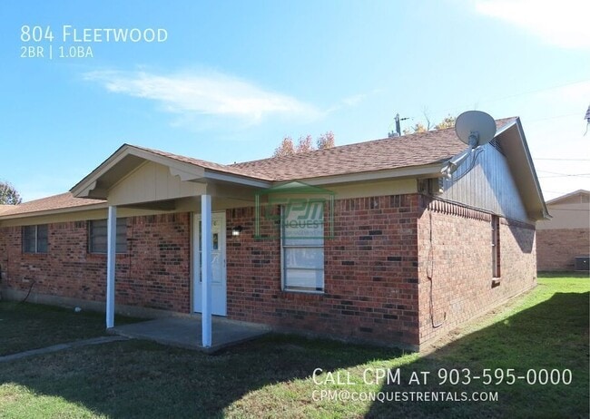 Building Photo - 804 Fleetwood-