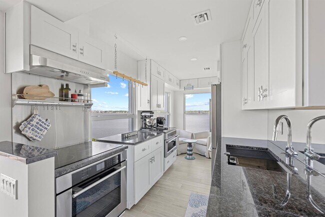 Foto del edificio - 3230 S Ocean Blvd