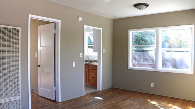 Foto del edificio - 556 Indiana Ave