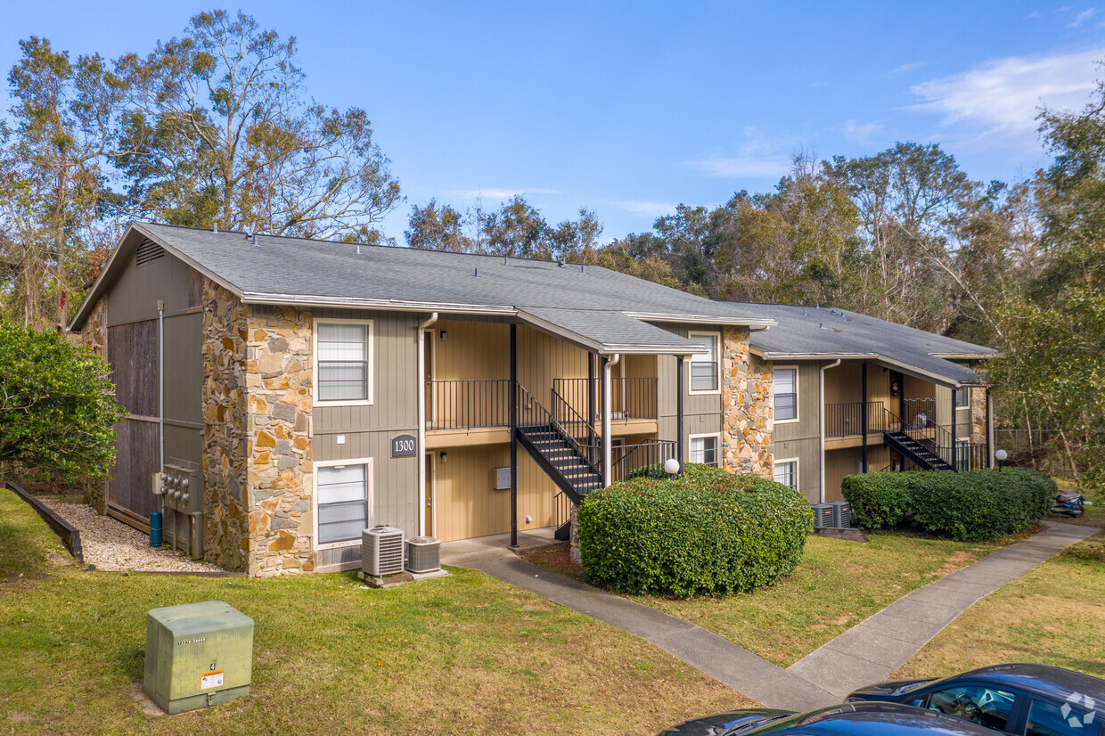 Primary Photo - Jasmine Creek Apartments