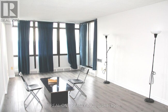 Photo du bâtiment - 3300 Don Mills Rd