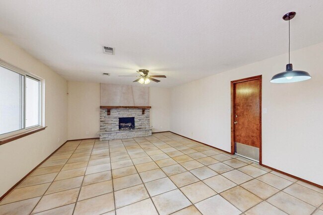 Foto del edificio - NE 3 Bedroom 2 Bath