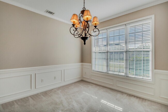 Foto del edificio - 601 Bristol Way