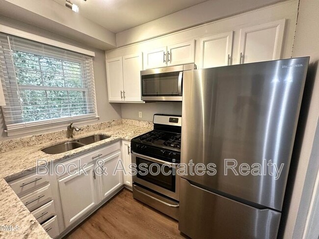 Foto del edificio - 4808 Blue Bird Ct