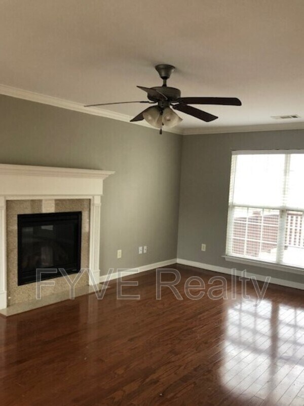 Foto del edificio - 6531 Airtree Ln