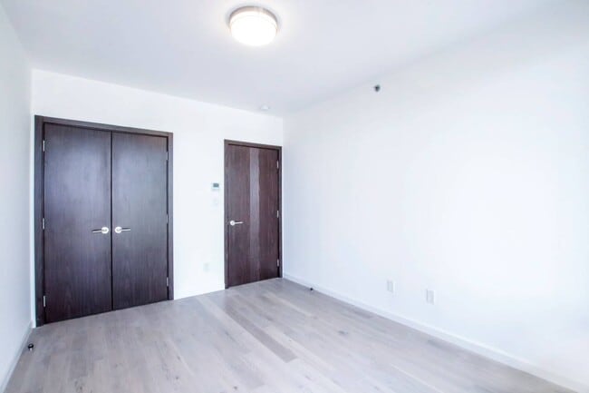 Building Photo - 2131 Ocean Ave