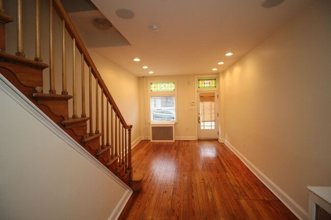 Building Photo - Exceptional Upper Fells 2bd/2ba End Rowhome w/ CAC & Rooftop Deck!--Available 7/15