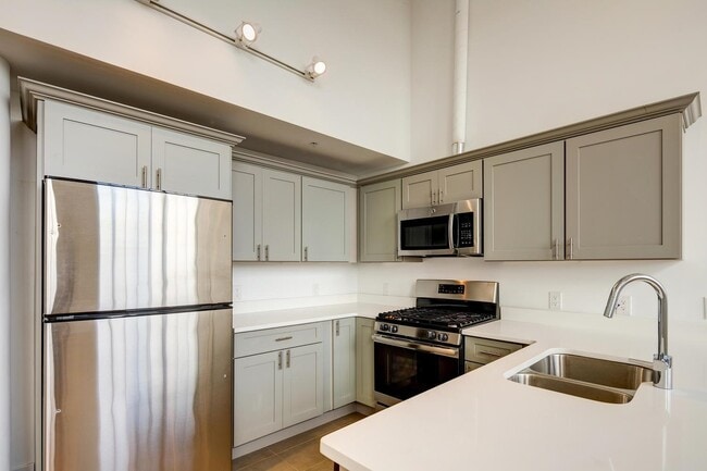 Building Photo - 170 Lafayette St