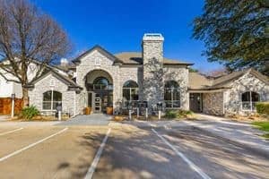 Building Photo - The Chase Apartments