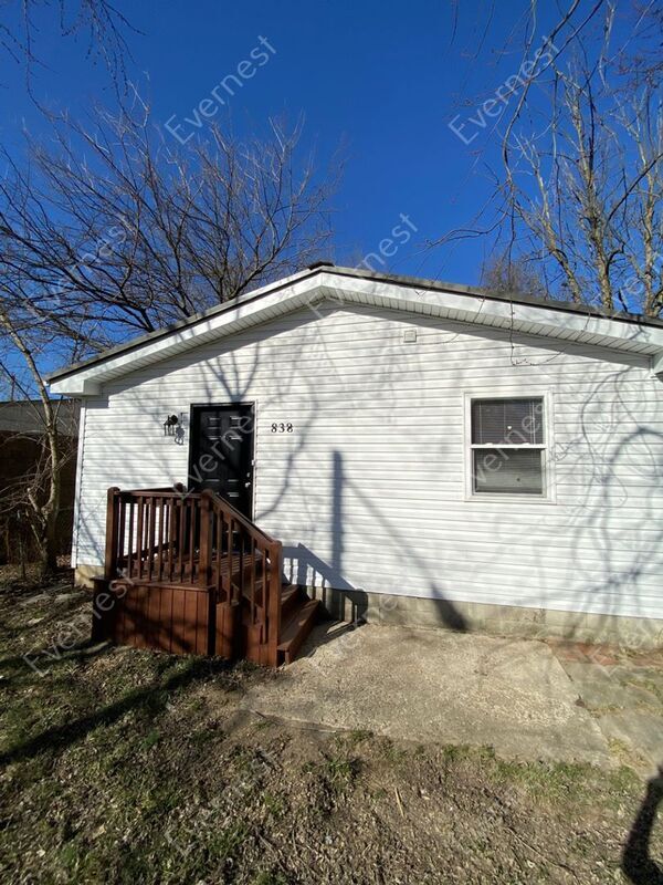 Primary Photo - 838 Lock Ave