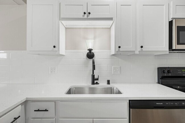 Foto del edificio - 1314 N Gammon Rd