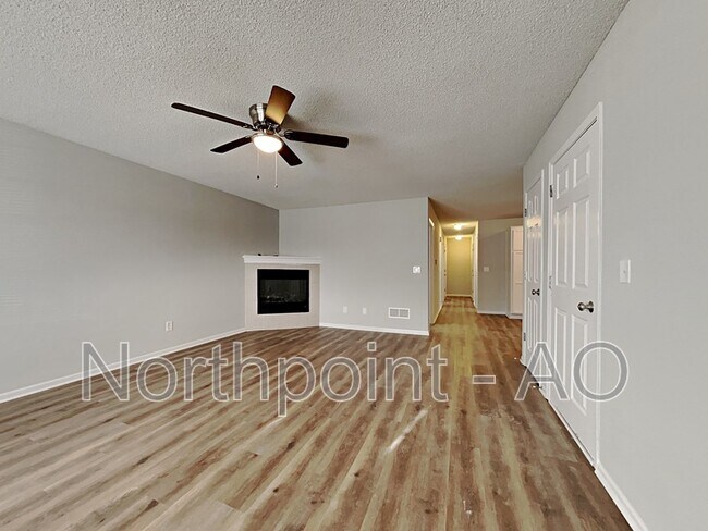 Foto del edificio - 514 NW Woodbury Dr