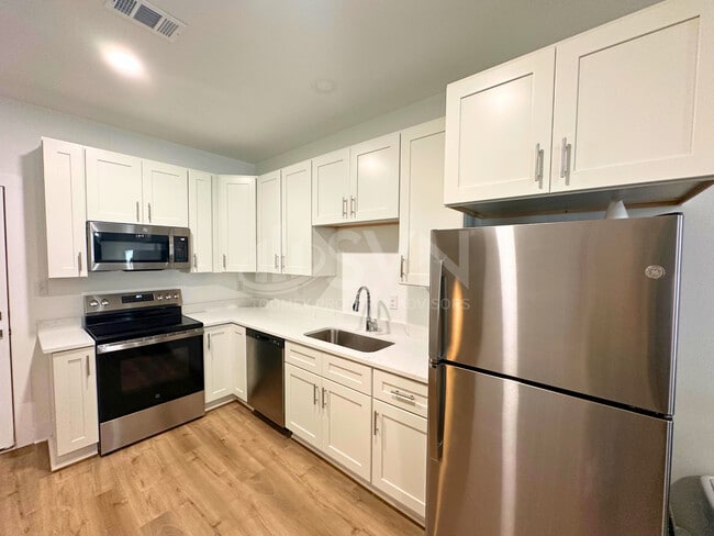 Building Photo - Palmetto Place Apartments