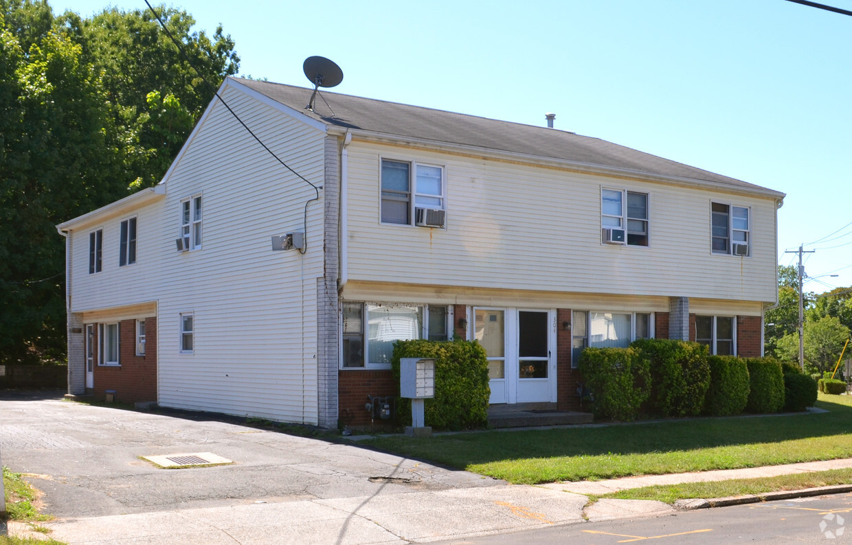 Building Photo - Hamden Apartments