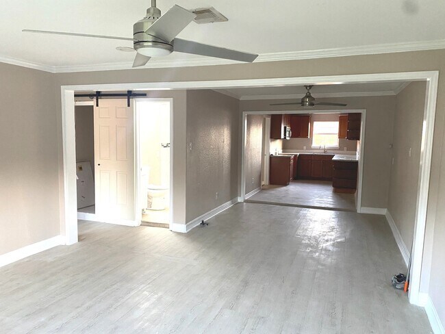 Foto del edificio - 5714 Southwind St