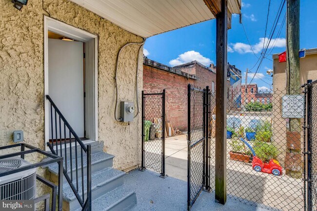 Foto del edificio - 133 N Duncan St