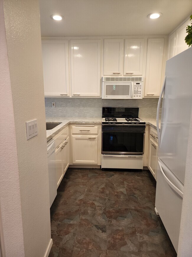 Foto del edificio - 1380 W Capitol Dr