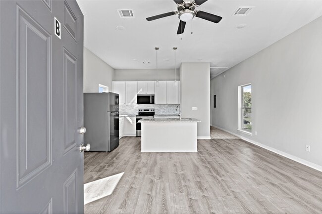 Building Photo - 8203 Tower St