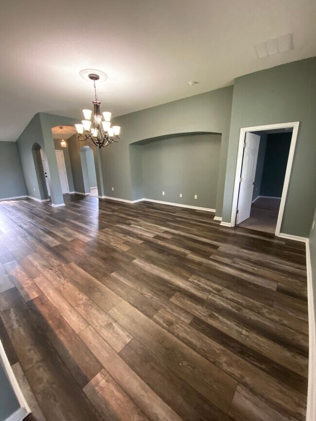 Foto del edificio - Gorgeous home located in desirable Two Cre...