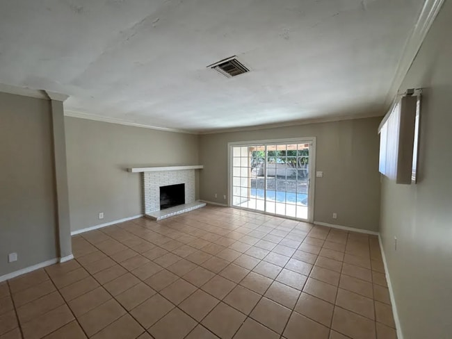 Building Photo - 8569 Whitman Ave