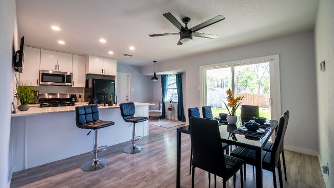 Foto del edificio - 1322 Meadow Knoll Dr