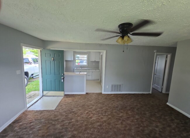 Building Photo - 2150 N Kitley Ave