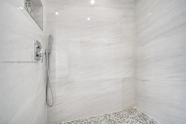 Foto del edificio - 9301 SW 4th St