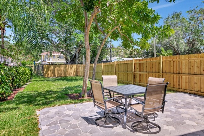 Photo - 620 SW 7th Ave Townhome